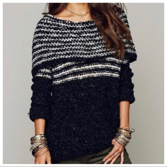 Gorgeous Off the Shoulder stripe color block oversized knit sweater - Picture 2 of 4